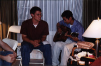 [20010602b_04.jpg]