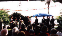 [20011215a_08.jpg]